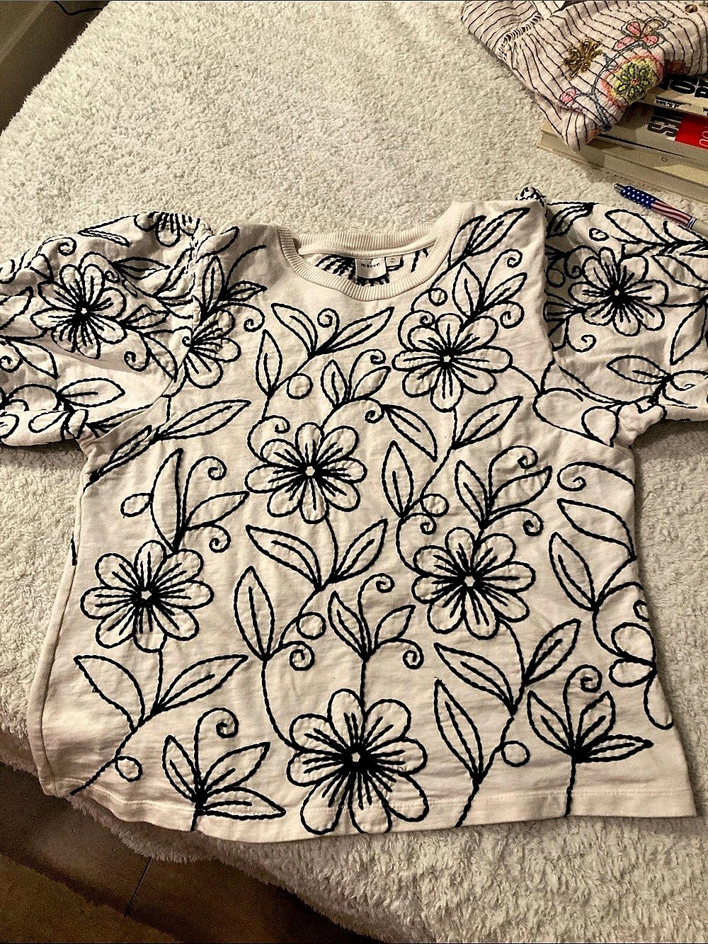 maeve Embroidered Floral Puff-Sleeve Sweatshirt Tee White & Black XL